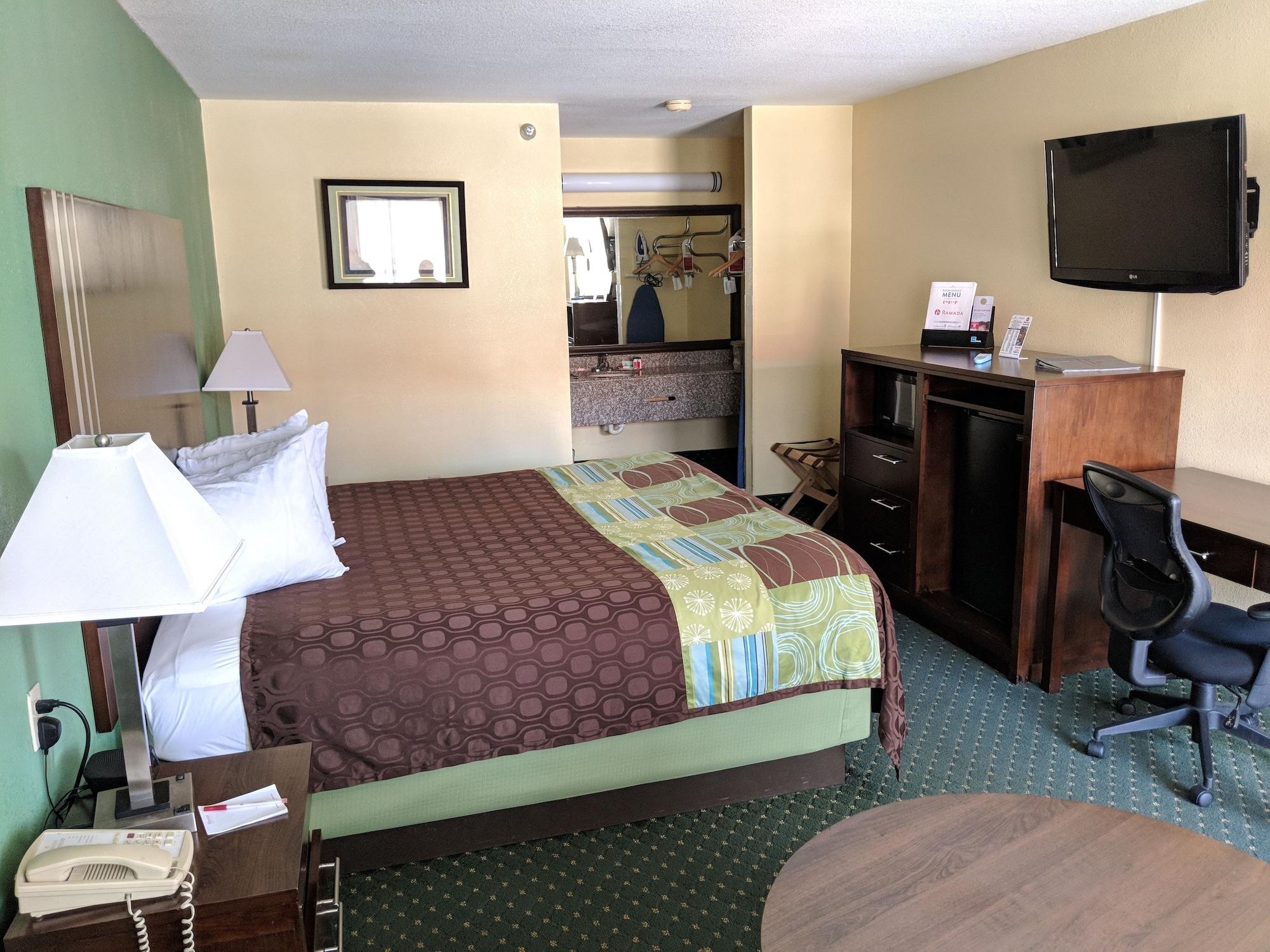 Ramada By Wyndham San Antonio Near Seaworld - Lackland Afb Exterior foto