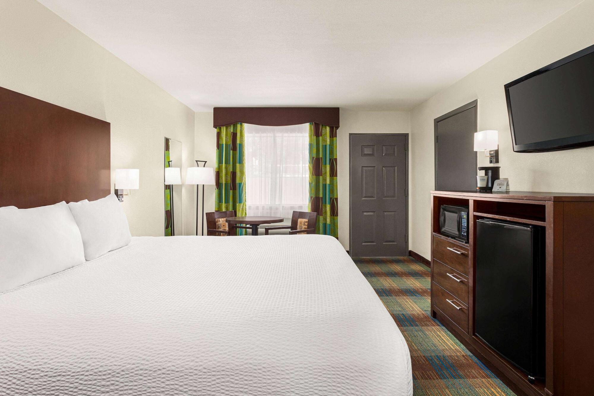 Ramada By Wyndham San Antonio Near Seaworld - Lackland Afb Exterior foto