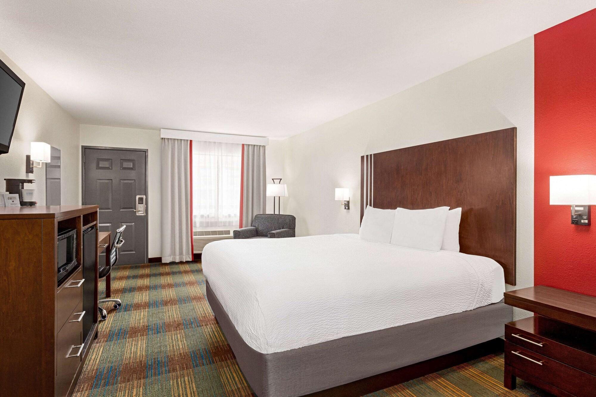 Ramada By Wyndham San Antonio Near Seaworld - Lackland Afb Exterior foto