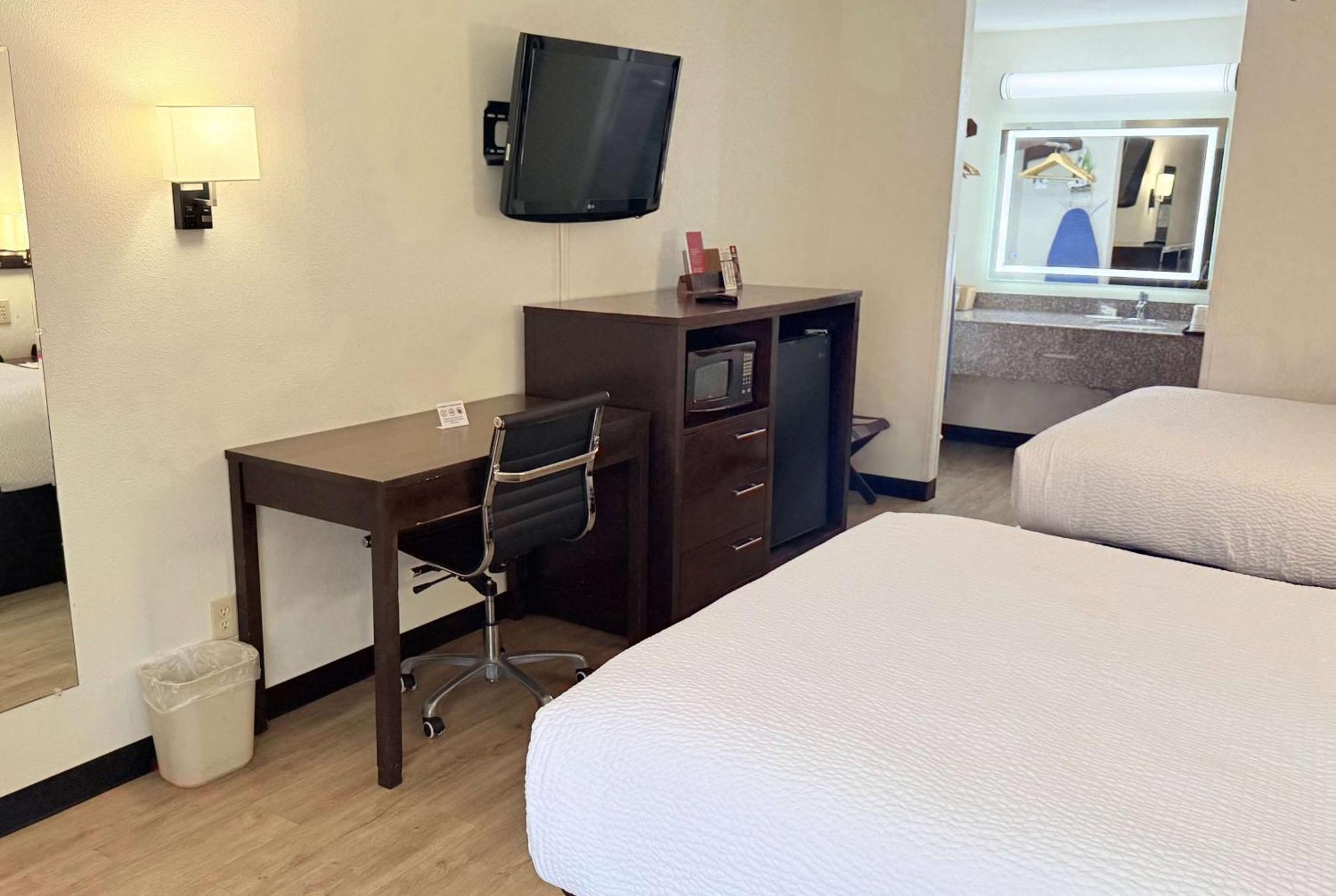 Ramada By Wyndham San Antonio Near Seaworld - Lackland Afb Exterior foto