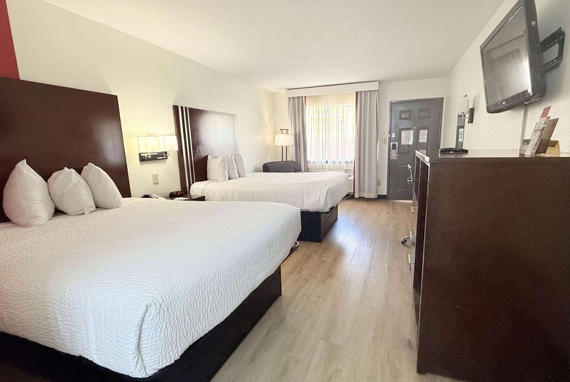 Ramada By Wyndham San Antonio Near Seaworld - Lackland Afb Exterior foto